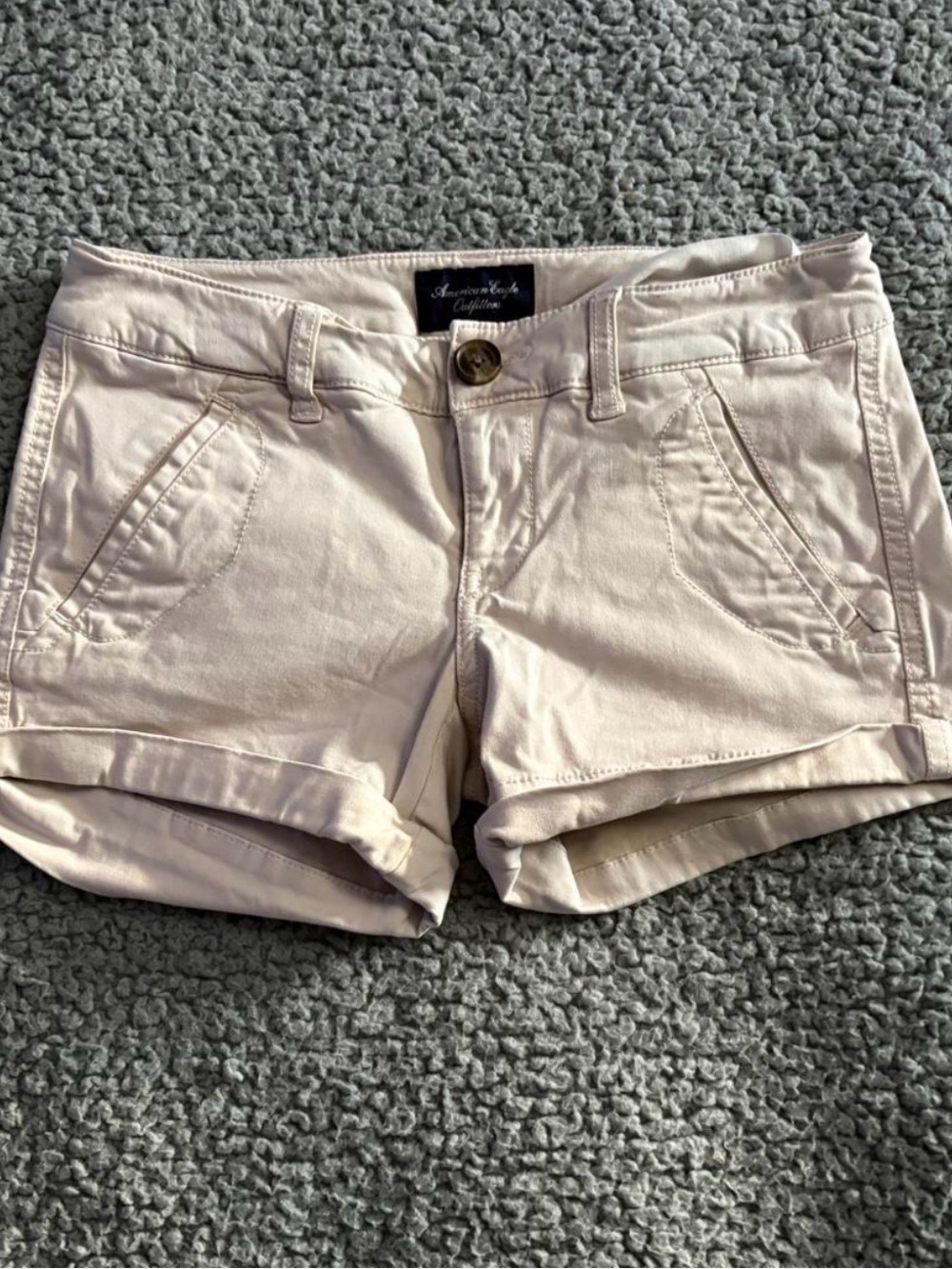 Vintage American Eagle Outfitters Cream y2k High-Rise Roll-Cuff Shorts